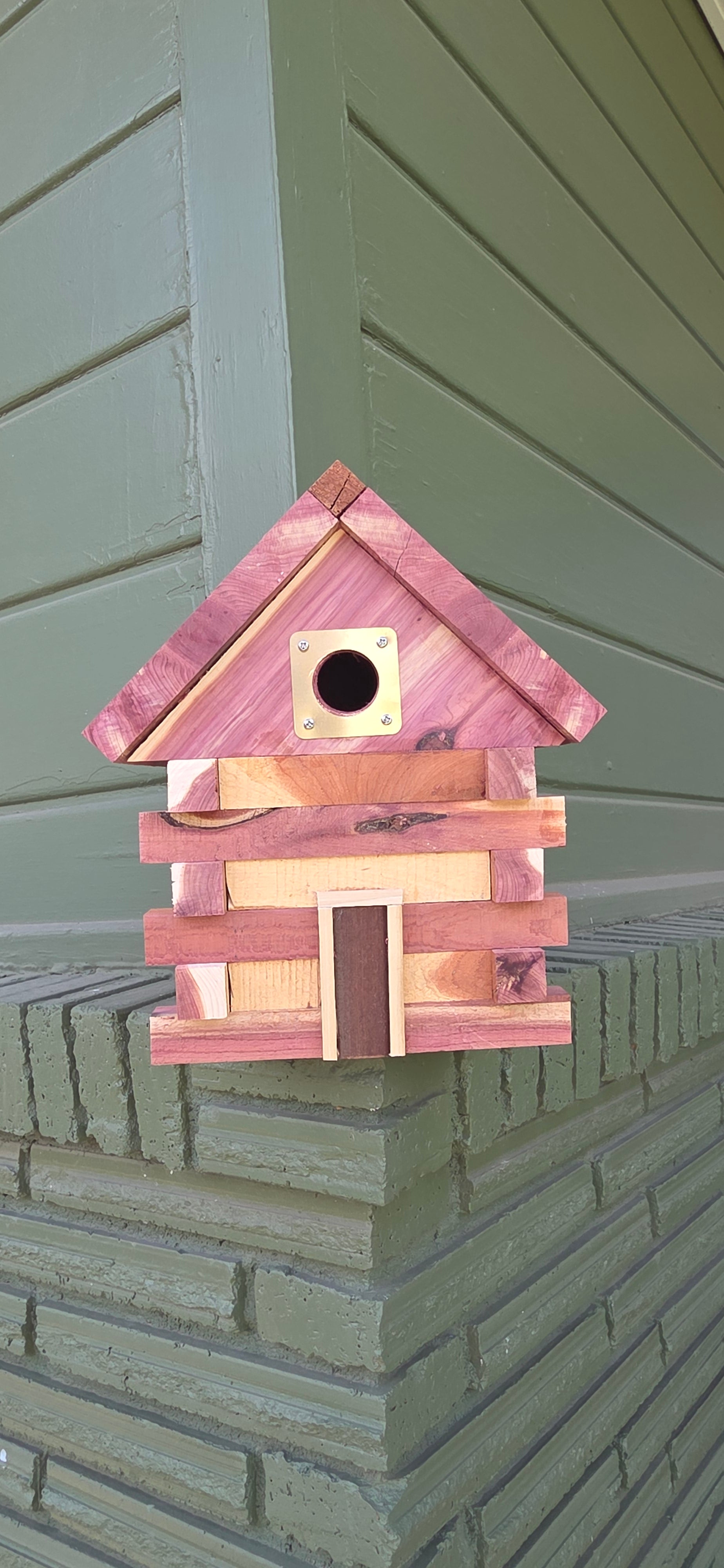 Log Cabin Birdhouse